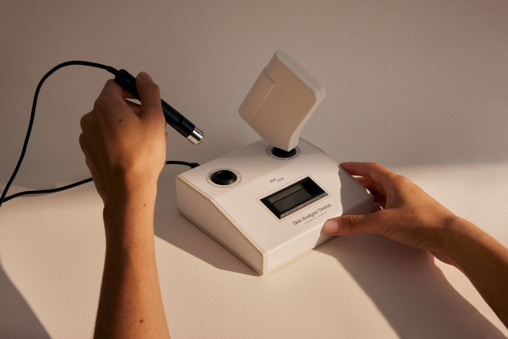 SkinPlan skin analysis device in use